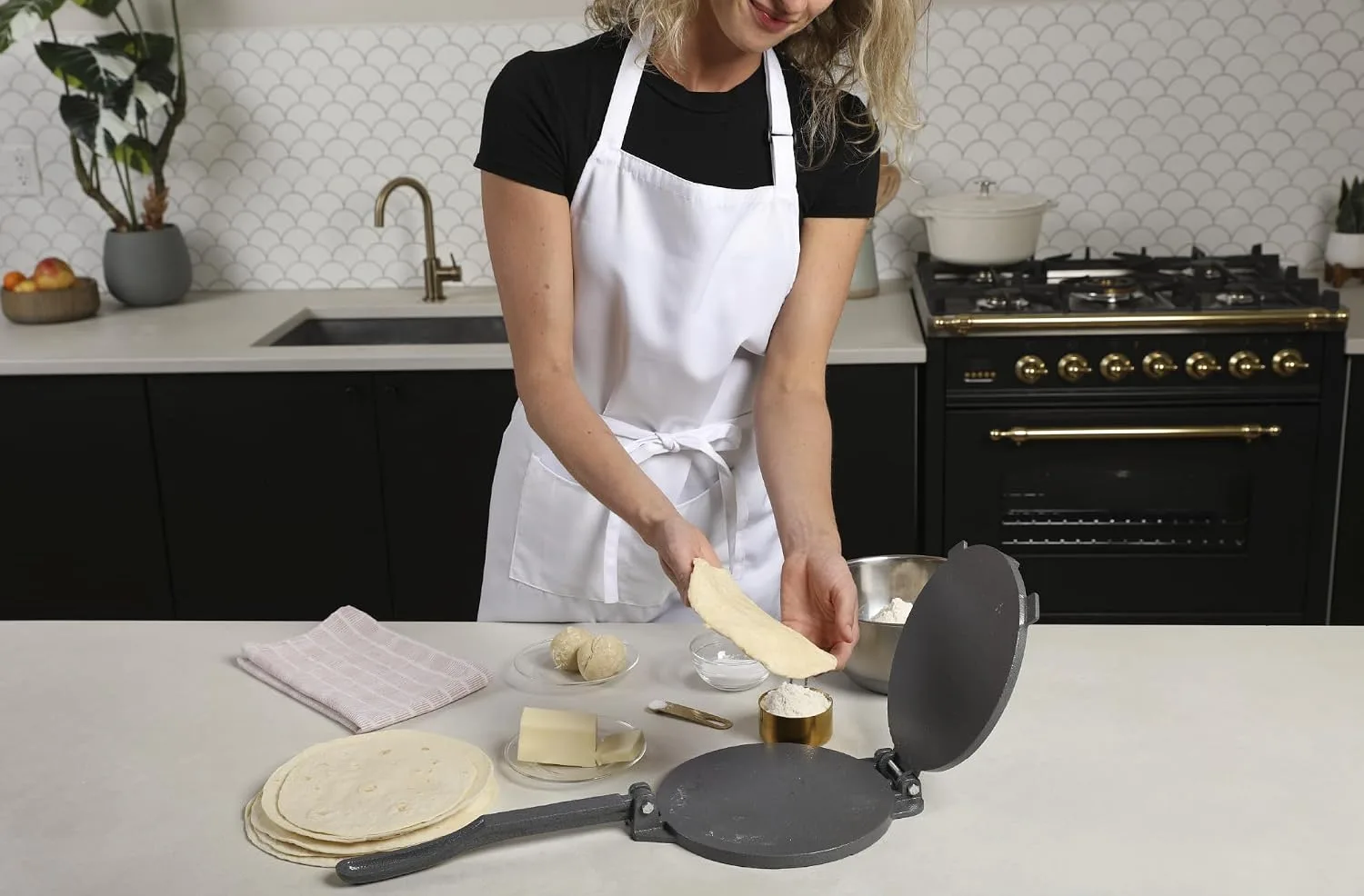 Alpha Living 8-Inch Cast Iron Tortilla Press - detail view 5